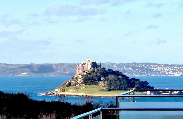2 x 3 Bedroom houses side by side quiet peaceful location , Amazing views.