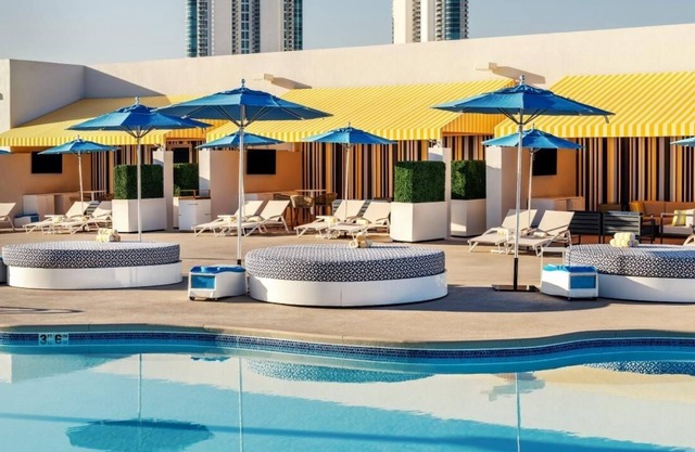 2 x Elevate 2 Queens at The STRAT Hotel, Casino & Tower