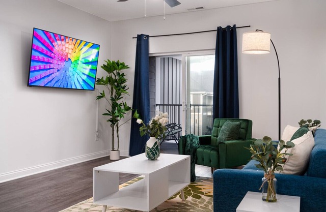 Verdant Retreat Spacious 2BR 2BA 2 KingBeds GymWFH