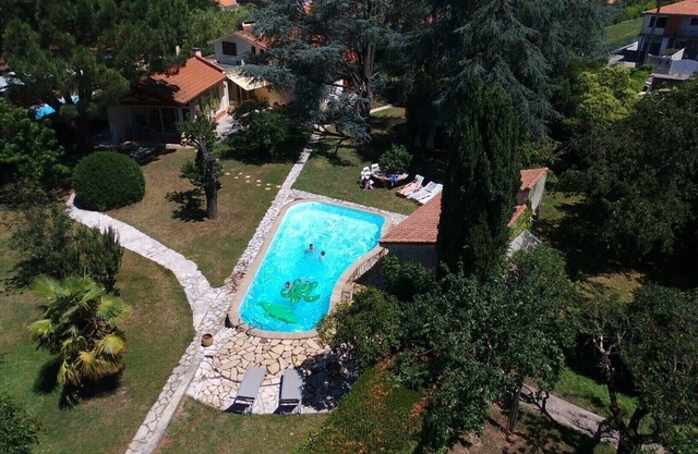A 20 mn de TOULOUSE, belle maison de 200m2 dans un parc arboré de 3500m2 piscine