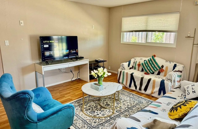 20%OFF! Chic Home with Expansive quiet big Backyard