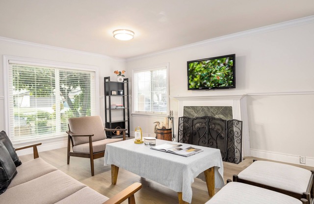 Modern & Cozy 3BR 2BA w/ Private Backyard Retreat