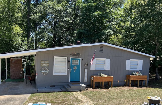 The Jamison's Cozy Cottage is the COZIEST place in the region!!