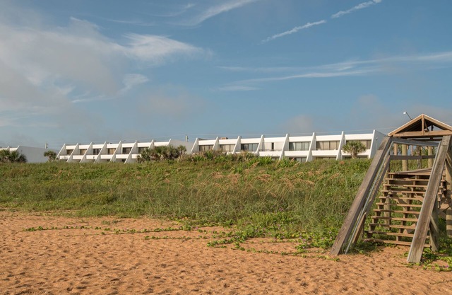 200 ft from beach! Totally renovated in 2023. Small town feel of Flagler Beach.