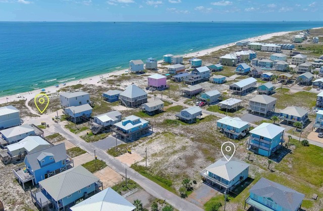 200 Steps To Beach, Balcony Gulf Views, Firepit, Dog Friendly, 3BR Beach Home