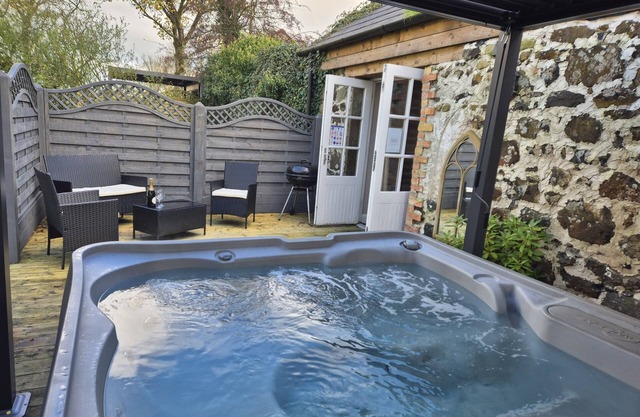 Cottage-Traditionelle-Salle de bain privée séparée-Vue sur la campagne