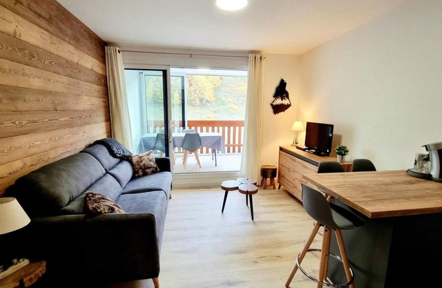 200m du centre station, 2ème étage, parking, télévision, casier à ski, 27m², La Joue du Loup