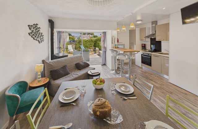 200m from the beach – 2 adults and 2 children