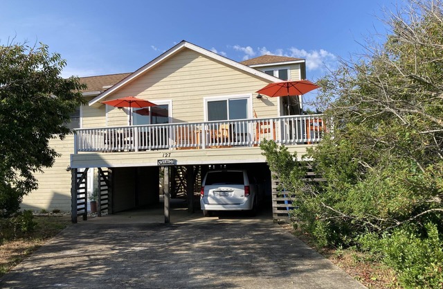 4 BR Cottage avec suite privée séparée, 9 lots à la plage, bain à remous, animaux de compagnie