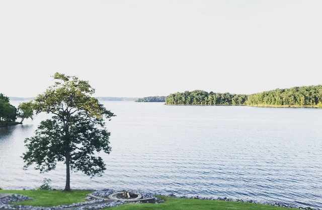 Magnifique condo au bord de l'eau - Location de bateau - Piscine - Cheminée
