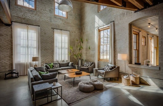 Magnifique loft nouvellement classé dans le centre-ville de Three Oaks (3 nuits d'été minimum!) Calendrier OUVERT jusqu'en 2021!
