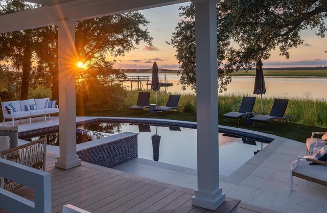 2025 VRBO Vacation Rental of the Year! Pool, Hot Tub & Deep Water Dock