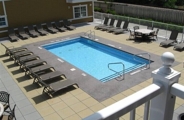 Luxueux Condo au coeur de New Buffalo avec Association Pool!