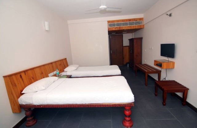 204 CHAMBRE DOUBLE AVEC LITS SIMPLES