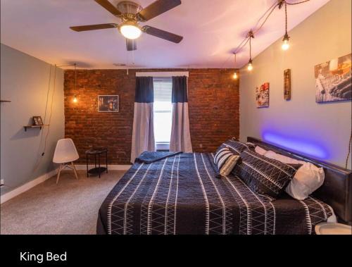20Percent OFF Spacious 6BR Loft Style with Pool Table, Sleeps 16 in Comfort