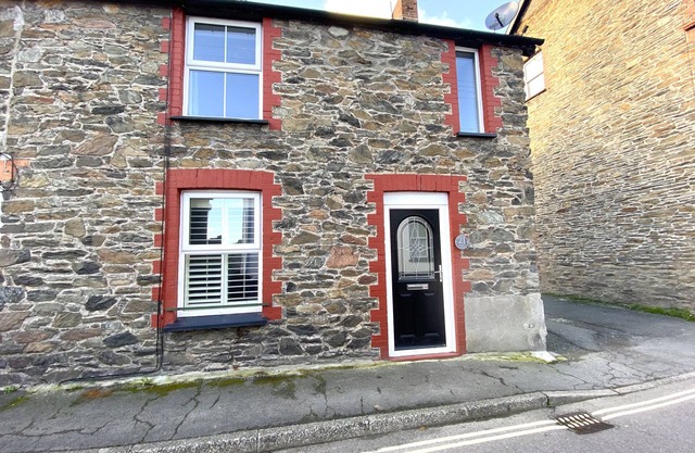 21 CROSS STREET, pet friendly, country holiday cottage in Lynton