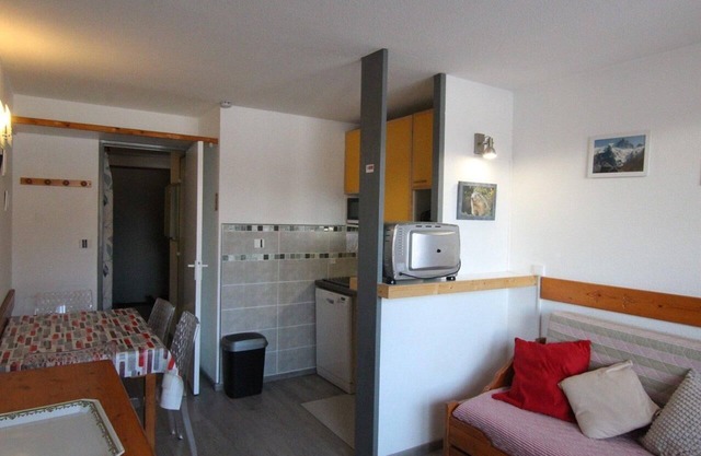 210m des commerces, Rez-de-chaussée, balcon, parking, télévision, casier à ski, 25m², Alpe d'Huez