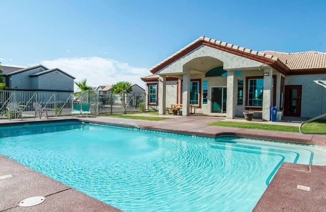 213- 2BR Apartment in Coolidge, AZ w heated pool, gym