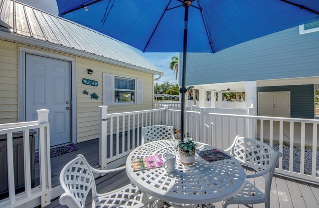 216 Pearl St - Cozy Dog Friendly Cottage Apartment in a Lovely Beach Location