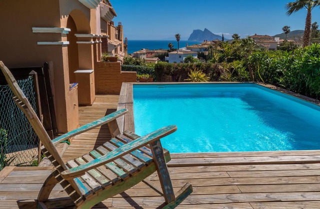 2166-Villa with garden, private pool, barbecue
