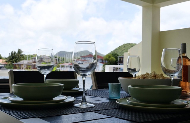 217B Luxury villa in lovely Jolly Harbour with WiFi, 3 Minutes walk to the beach