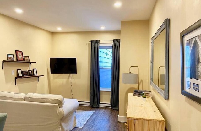 219 Large T/House with AC in City Center