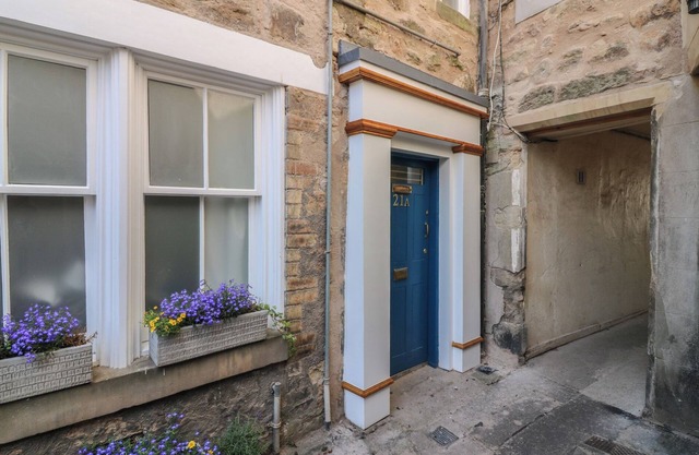 21A HIGH STREET, pet friendly in Jedburgh