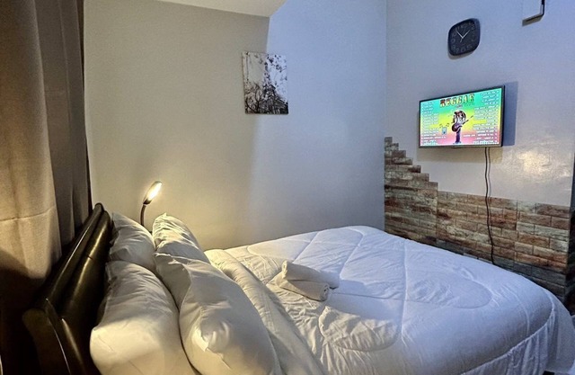 22-A Cozy Studio condo unit with free WIFI and Netflix