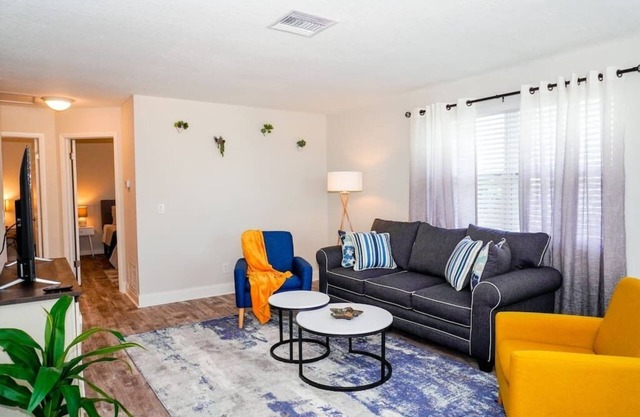 2201 - Suite B · Ocean Spray Hideaway - New Steps to Beach and Sand