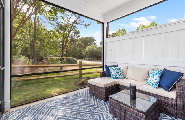 #2209 Beautifully Decorated Townhome in Barefoot