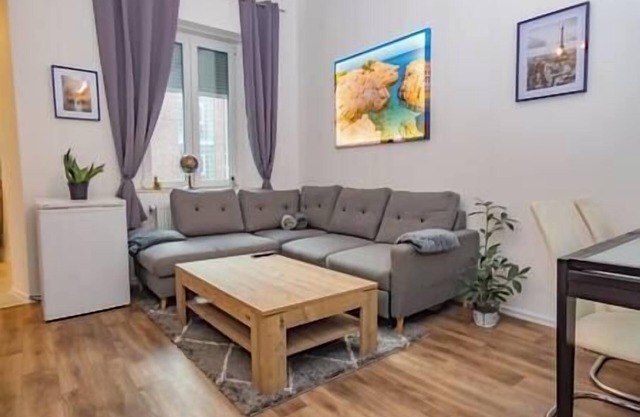 #221 Lux-flat Neuss / D-messe / Netflix&amazon Prime / 8 Personen