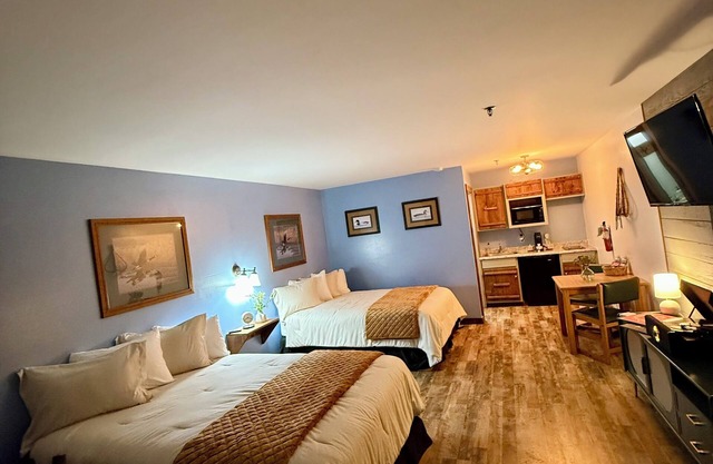 223 Closest accommodations to Silver Dollar City!! With Free Shuttle!!