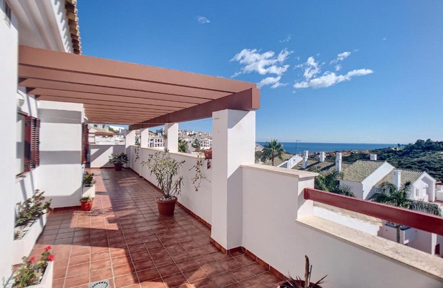 2253-Amazing penthouse, huge terrace, golf view