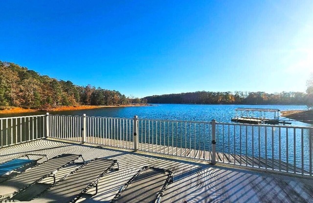 228 Lakeland