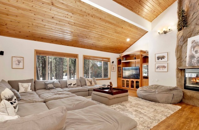 2282-the Spa At Winterset 4 Bedroom Chalet by RedAwning