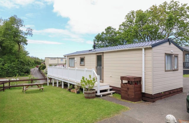 23 MANLEIGH PARK, pet friendly, with a garden in Combe Martin