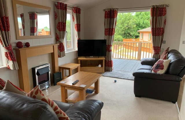 23 Ocean View Lodge: Hot Tub To Hire (TJS23OV)