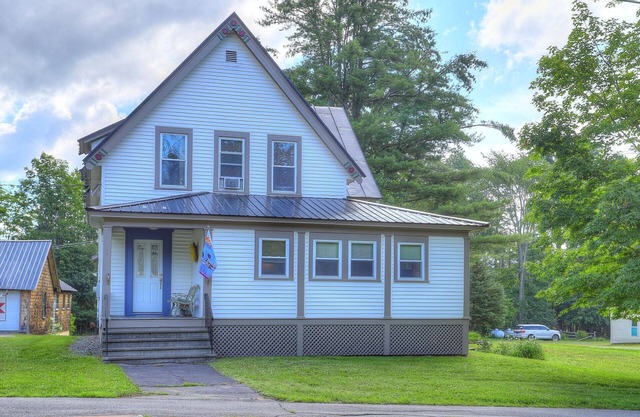 Magnifique maison en ville à distance de marche du lac Rangeley