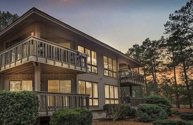 235 Foxkroft Dr. Golf Haven Sleeps 8! Overlooks Pickleball