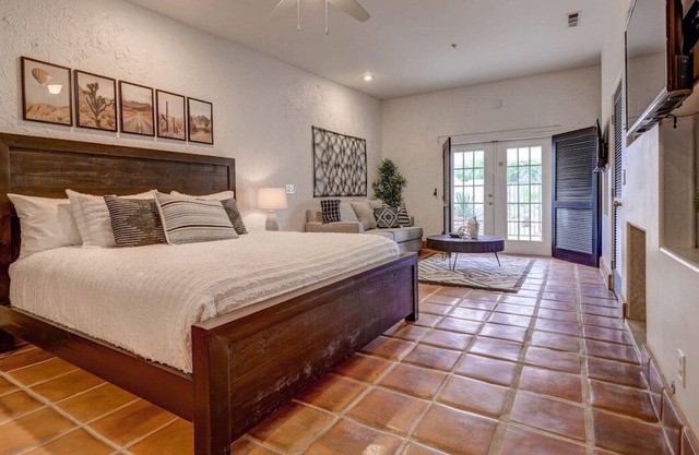 24 Amira DREDGE · Luxury Villa * Heated Pool * HotTub * PickleBall