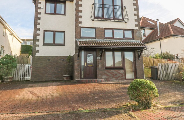 24 Burns Drive, WEMYSS BAY