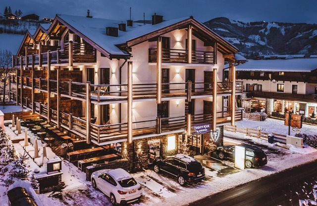 24 by AvenidA - Mountain Hotel