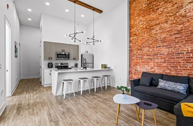 24 Luxury Loft-FREE Private Parking-Tesla Charger