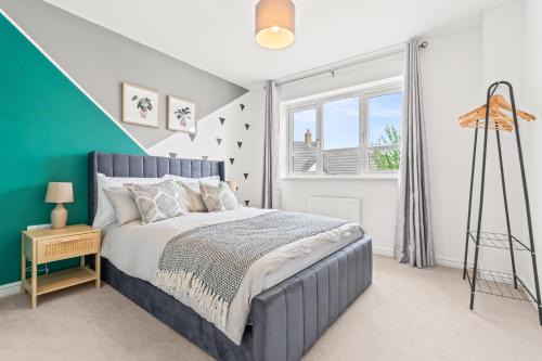 247 Serviced Accommodation in Telford 4BR House