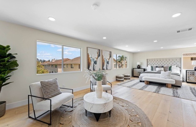 25% OFF Monthly - Spacious Luxury Villa in Irvine
