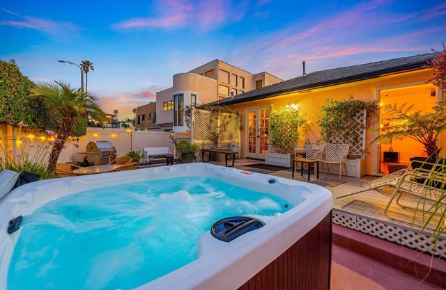 W/Hot Tub, Min Walk To Sand, Prime Location