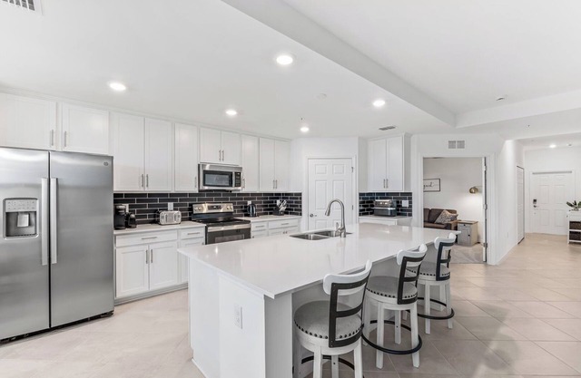 2513 Babcock National Condo