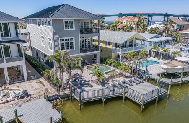 260 Coastal Luxe Retreat- 5BD 4,5BA, Pool & Spa, Water Views home