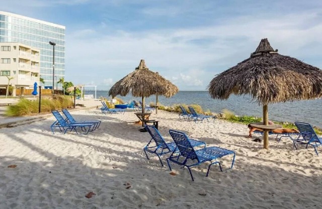 262-NEW! 3 beds x 2 baths. Amazing Waterfront Views!