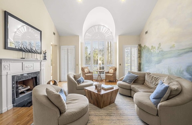 268 Governors: 4BR Home, Golf Views, Bike to Beach, Credit for Bikes/Gear